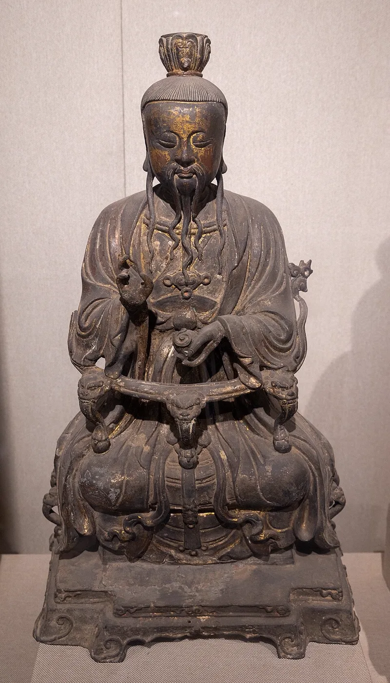 明代元始天尊鎏金铜造像，禄丰恐龙博物馆藏